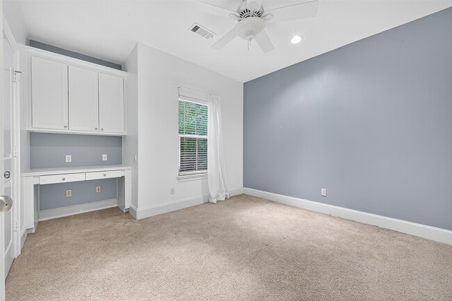Building Photo - 6 S Berryline Cir