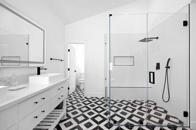 Building Photo - 2113 Harriman Ln