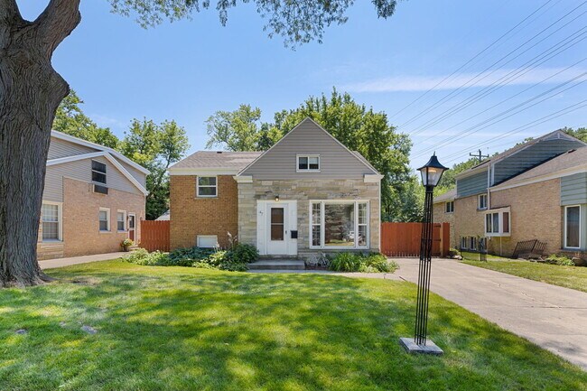 Building Photo - 47 Hackberry Ln