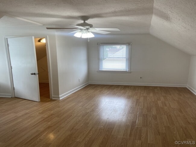 Building Photo - 6467 Lakevista Dr