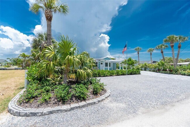Building Photo - 1265 Holiday Dr