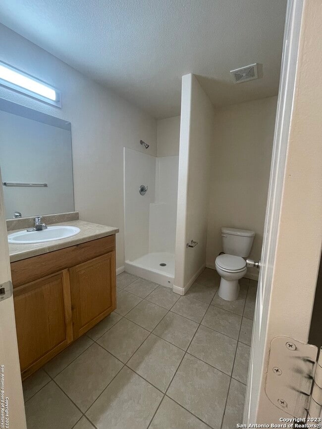 Building Photo - 440 Clearview Canyon