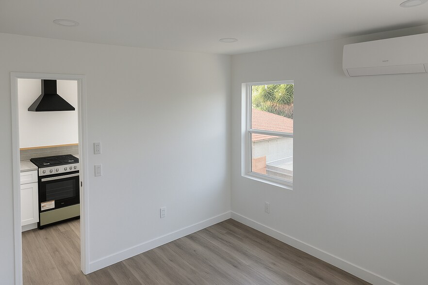 Building Photo - 5846 David Ave