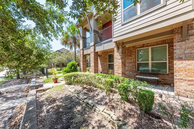 Building Photo - 403 Marina View Dr