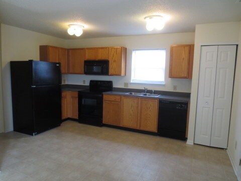 Building Photo - Perry Twp - 3 BR home