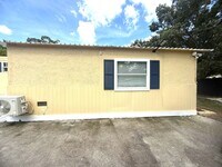 Building Photo - 8239 Suncoast Dr