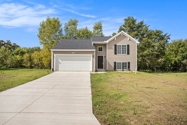 Primary Photo - 3143 Alder Dr SW