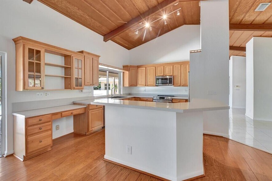 Building Photo - 11106 Whispering Pines Ln