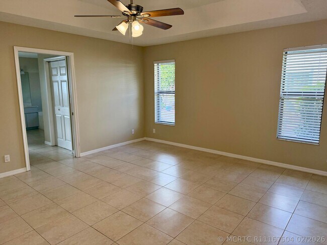 Building Photo - 13427 Kingsbury Dr