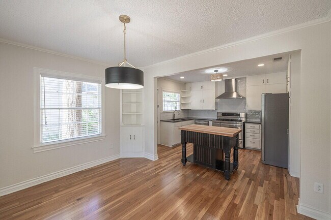 Building Photo - 2810 24th St