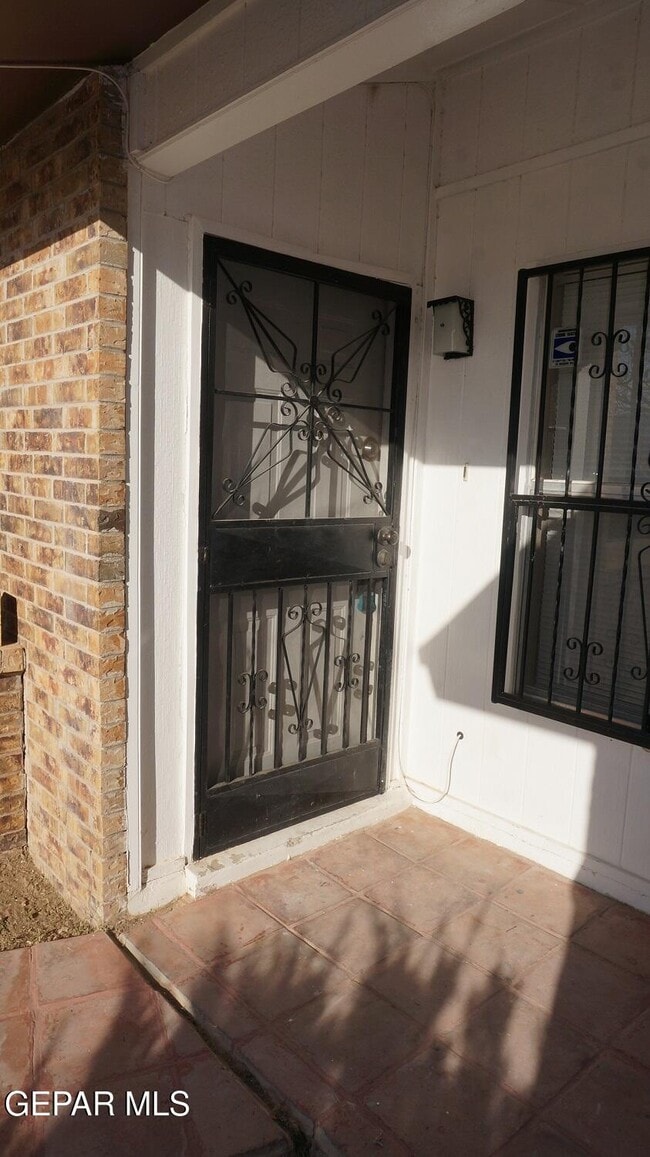 Building Photo - 6069 Bridalveil Dr