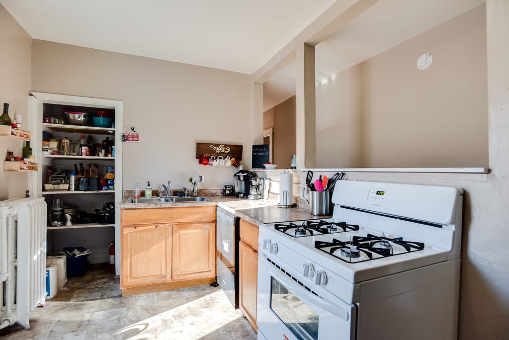 Building Photo - 425 12th Ave SE