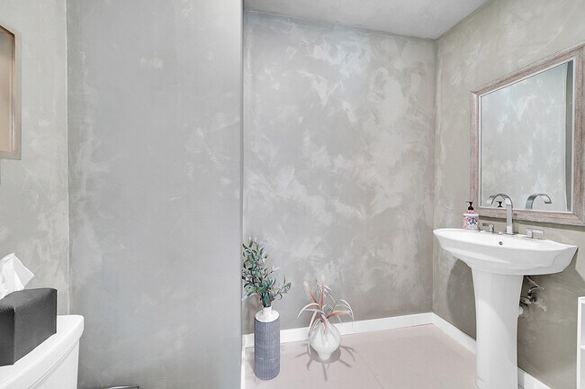 Building Photo - 900 Biscayne Blvd