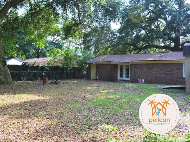 Building Photo - Charming 3-Bedroom Ranch with Shaded Backy...