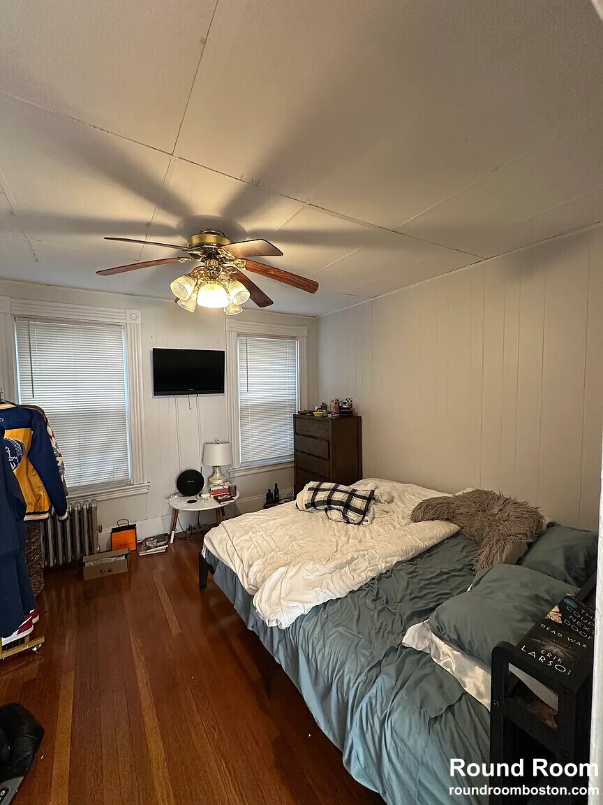 Building Photo - 384 Washington St