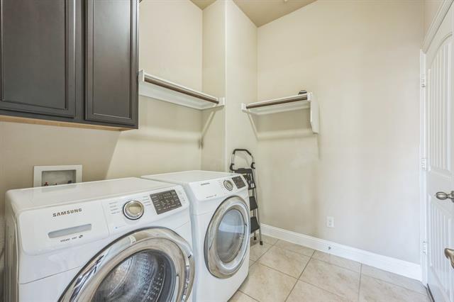 Building Photo - 301 Harcourt Ave