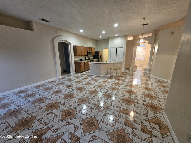 Building Photo - 10153 Carriage House Ct