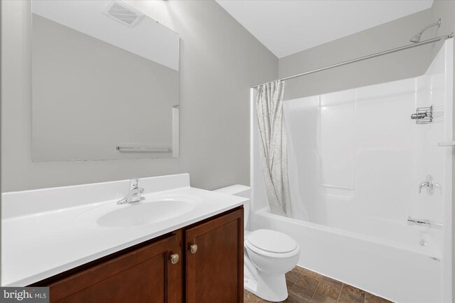 Building Photo - 105 N Yeingst Dr