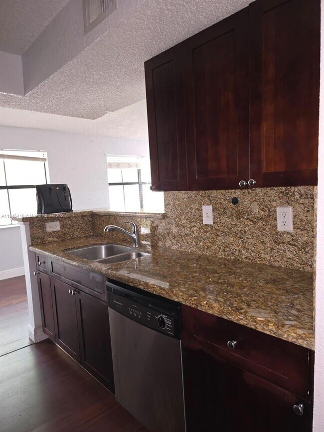 Building Photo - 10681 SW 156th Pl
