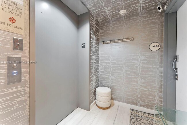 Building Photo - 3131 NE 7th Ave