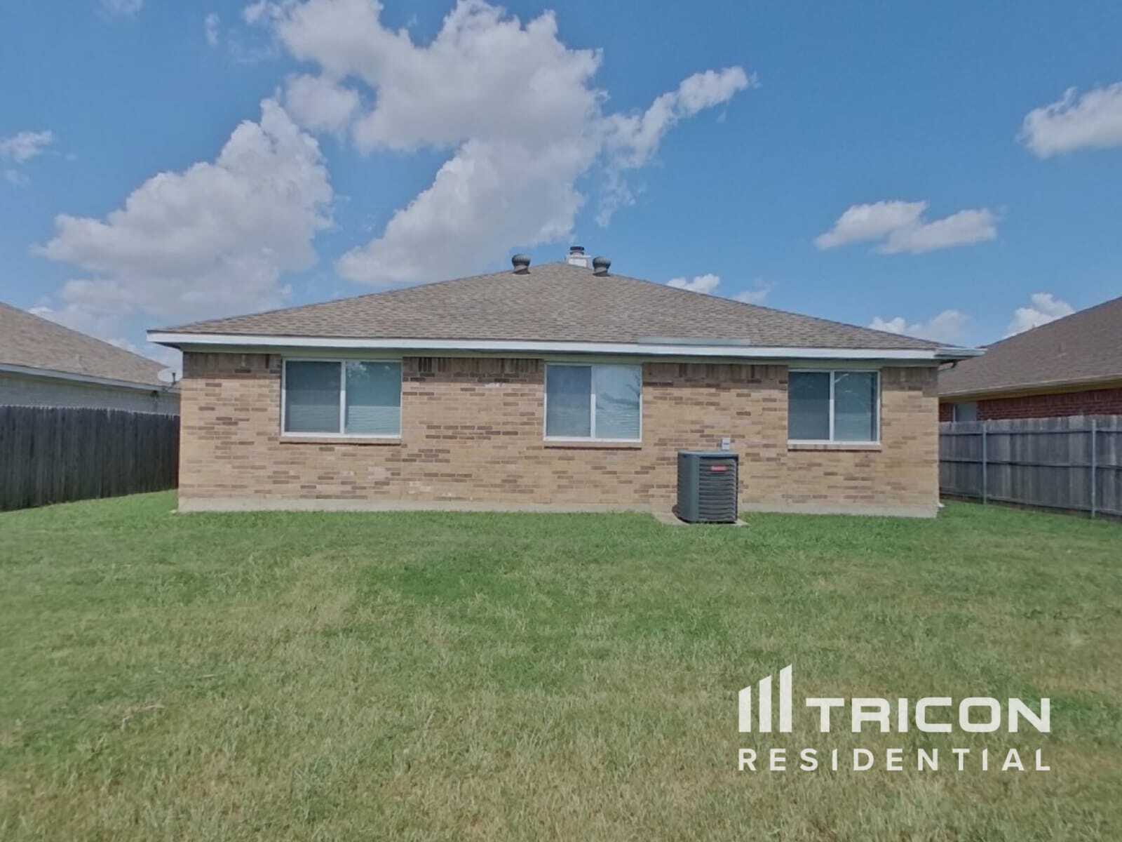 Building Photo - 6910 Meadow Bend Dr