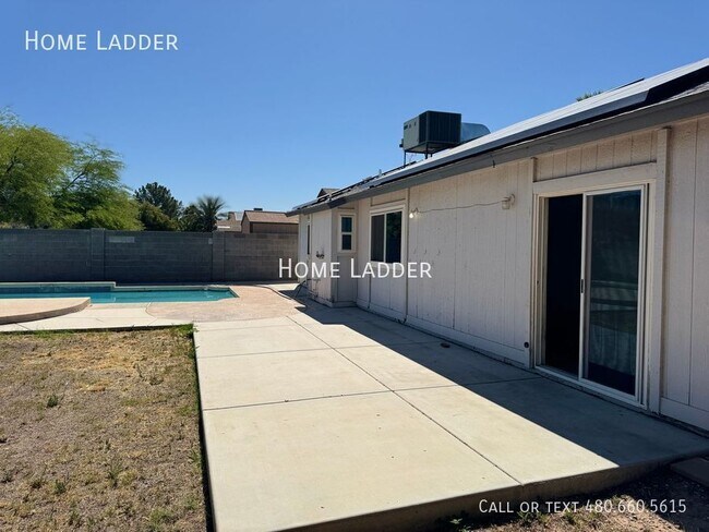 Building Photo - 6102 W Mauna Loa Ln