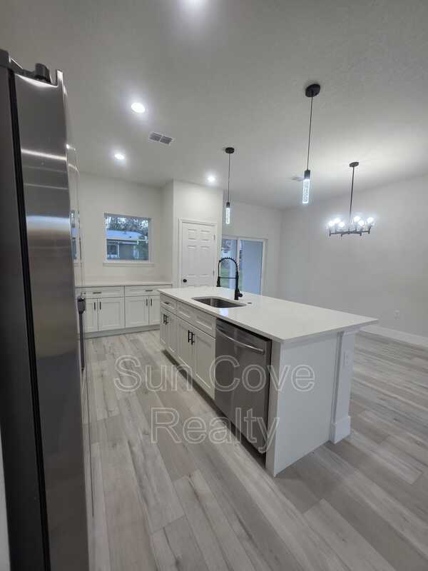 Building Photo - 7958 N Oberon Terrace