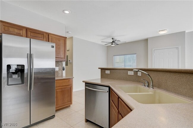 Building Photo - 4855 Double Down Dr