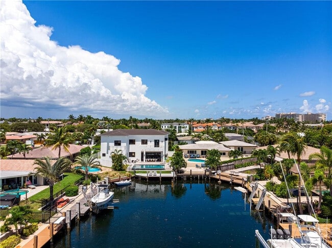 Building Photo - 2948 NE 35th Ct