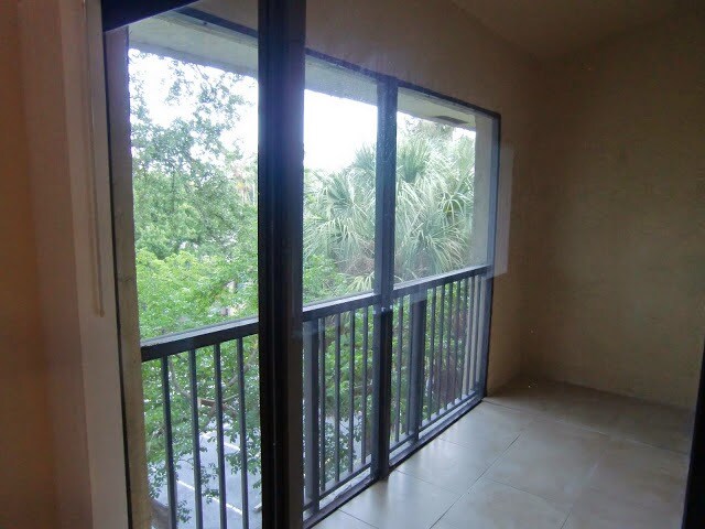 Building Photo - 2445 SW 18th Terrace