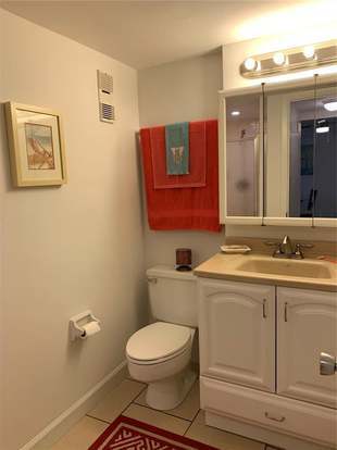 Building Photo - 1500 Park Beach Cir