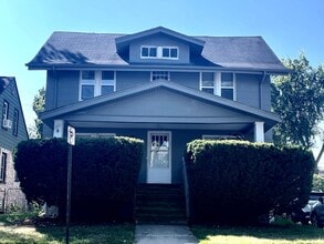 Building Photo - Nicely Remodeled 3beds/2bath House in Fern...