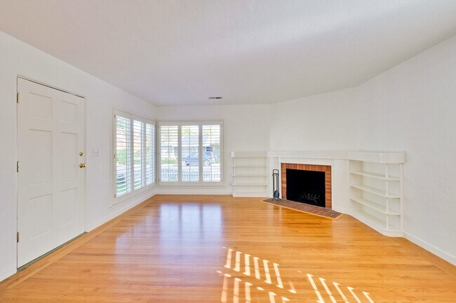 Building Photo - Wow! What a Great Home! Available Soon!