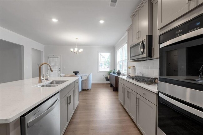 Building Photo - 9913 Stretford Rd