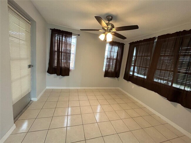 Building Photo - 8630 Aero Ave