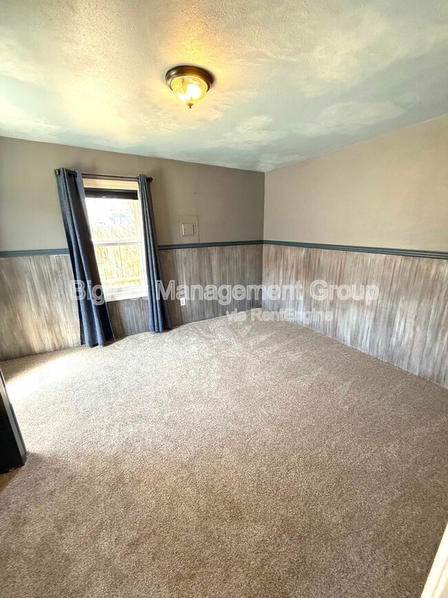Building Photo - 1227 Wilder Ave