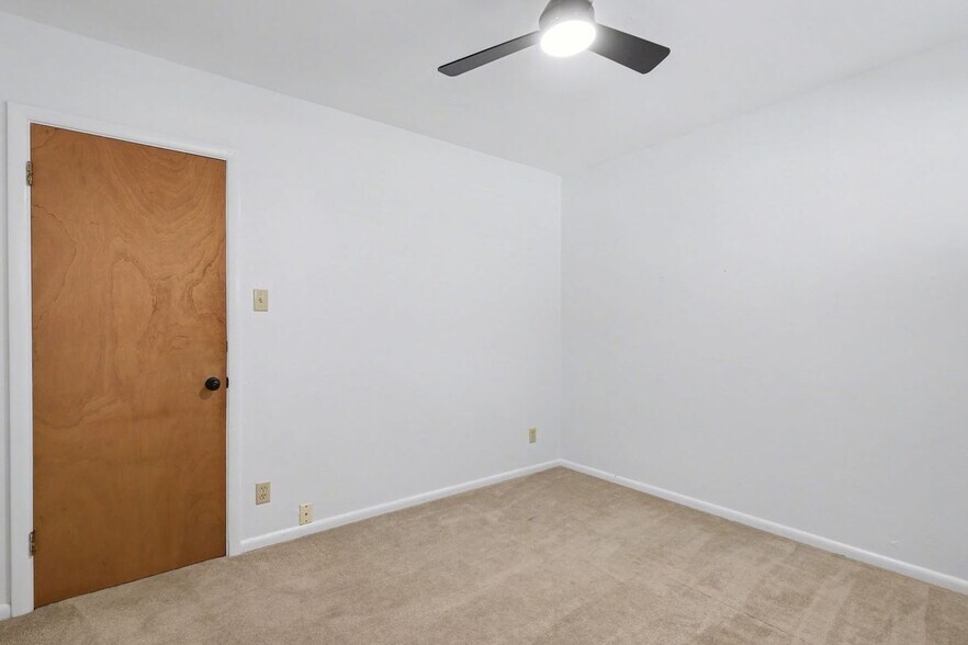 Building Photo - 2215 N Wahsatch Ave