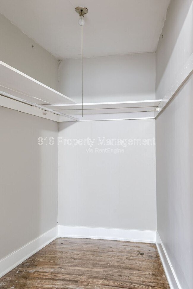 Building Photo - 513 Prospect Ave