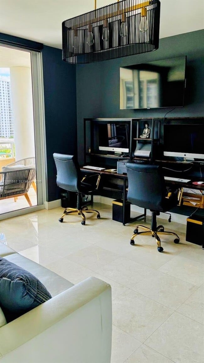 Building Photo - 848 Brickell Key Dr