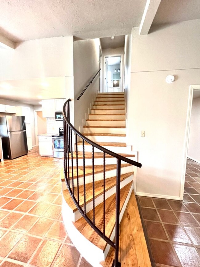 Building Photo - 3/2 Duplex on the River