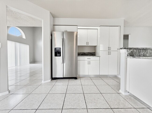 Building Photo - 4 Bedroom Upgraded Home for rent in Bermuda Bay