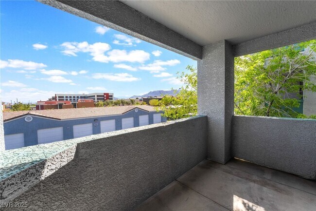 Building Photo - 6955 N Durango Dr