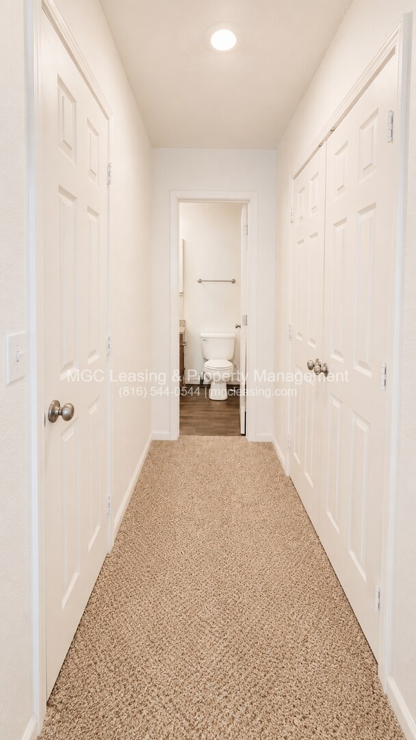 Building Photo - Creekwood Park Townhomes: 3 bedroom Duplex with unique floor plan for rent in the Northland