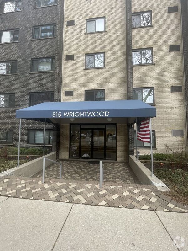Building Photo - 515 W Wrightwood Ave