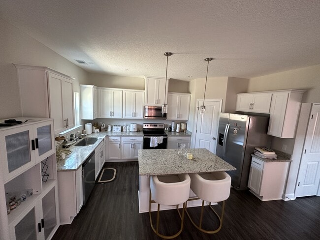 Building Photo - 544 Abode Ave