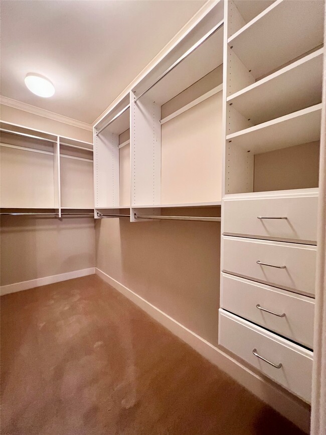 Building Photo - 3000 McCulloch Cir