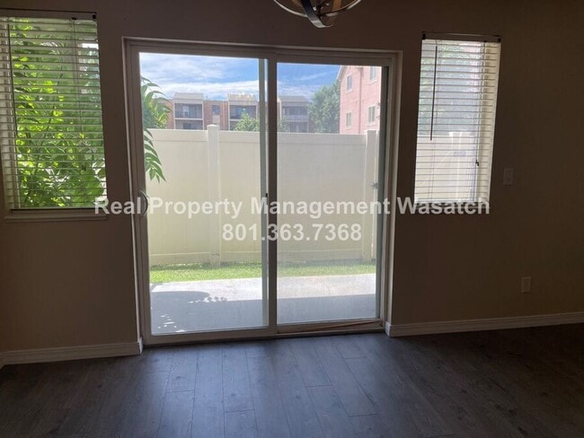 Building Photo - 380 N 500 W