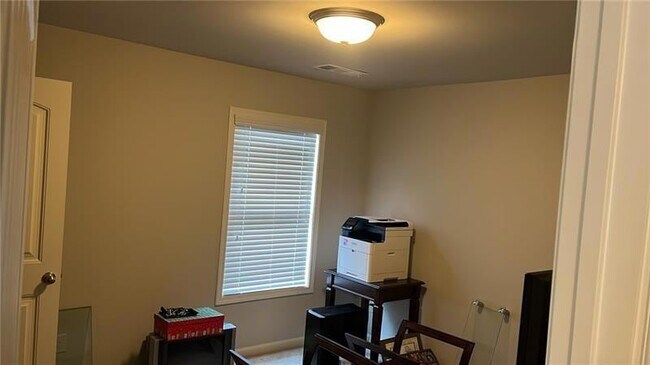 Building Photo - 4085 Huron Dr