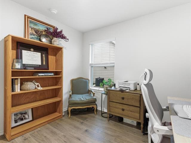 Building Photo - 11120 E Chase Ln