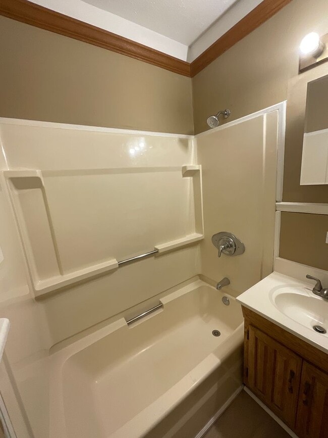 Building Photo - 4804 E 84th St